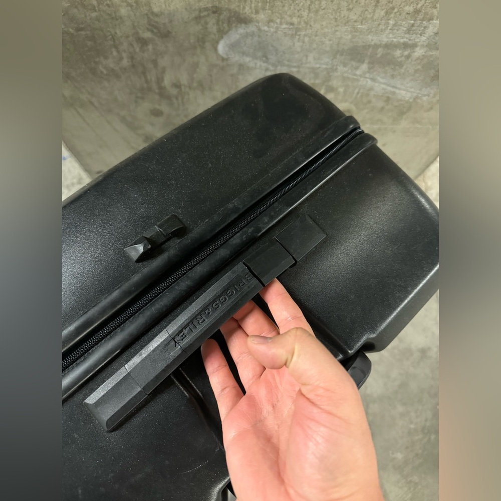 Briggs & Riley Hard case Rolling Check On Suitcase - Picture 10 of 11